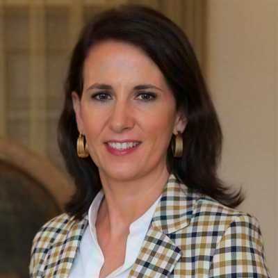 Dr. Claudia Seabra